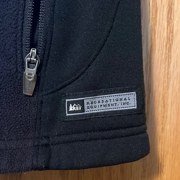 REI Women's Black Softshell Vest - Picture 7 of 14